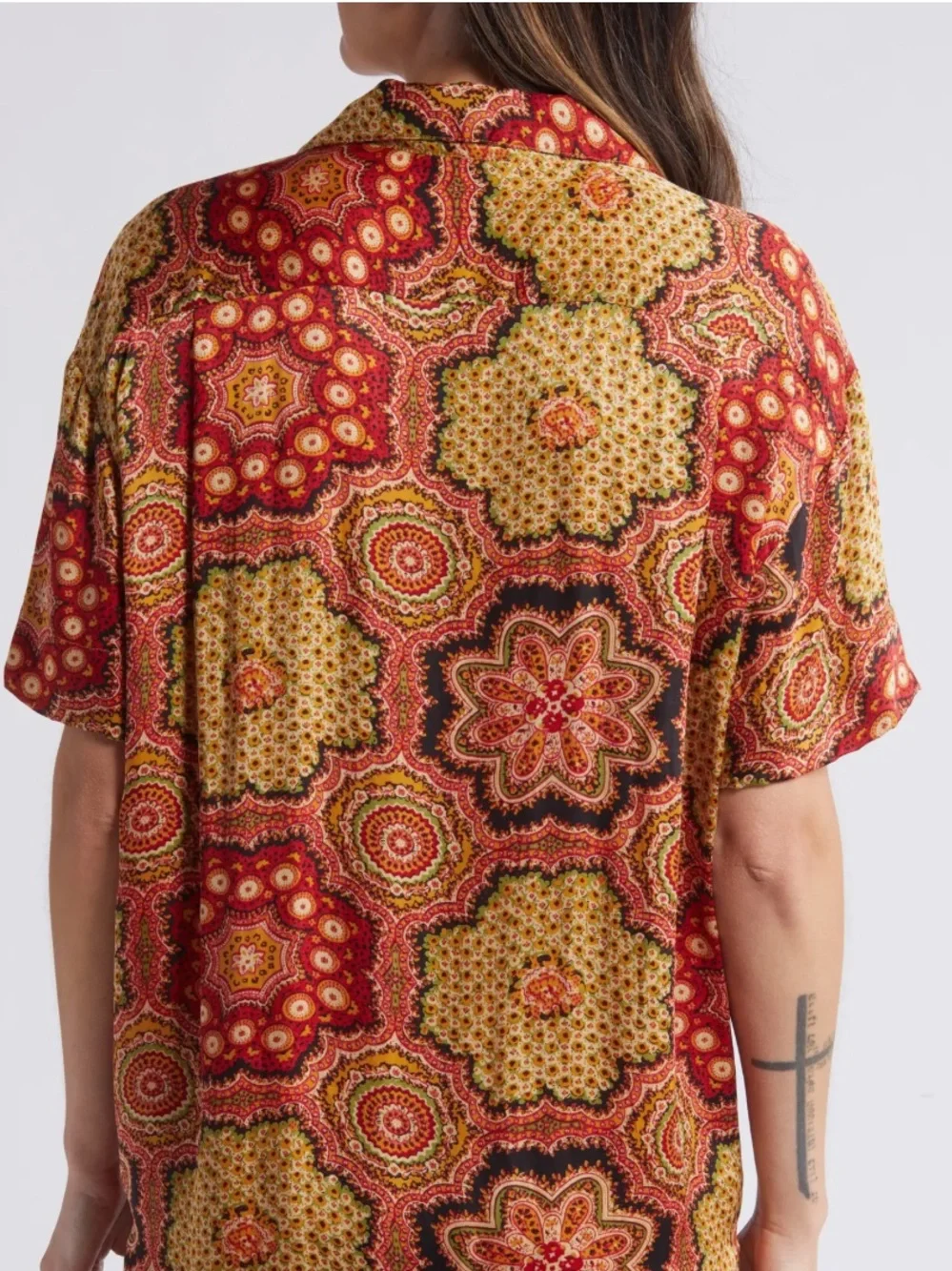 THE GREAT. The Richmond Medallion Print Camp Short Sleeve Button Up Shirt Blouse - Picture 2 of 10